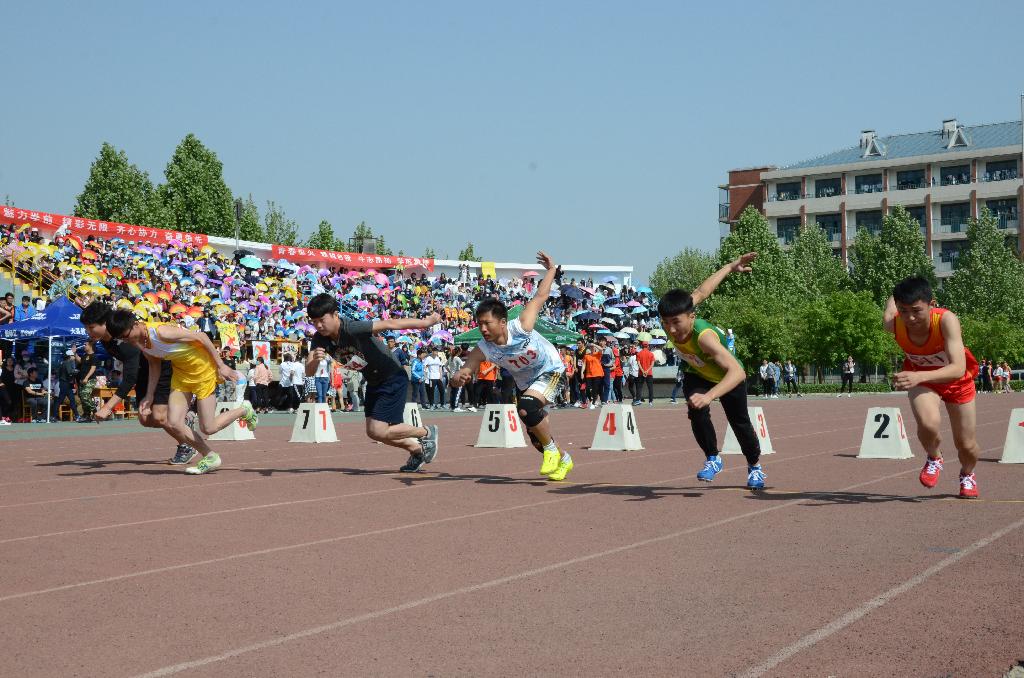 淄博师专2016年春季运动会开幕式隆重举行